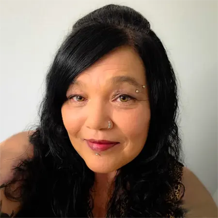 Account manager supporting maritime agents and crew logistics